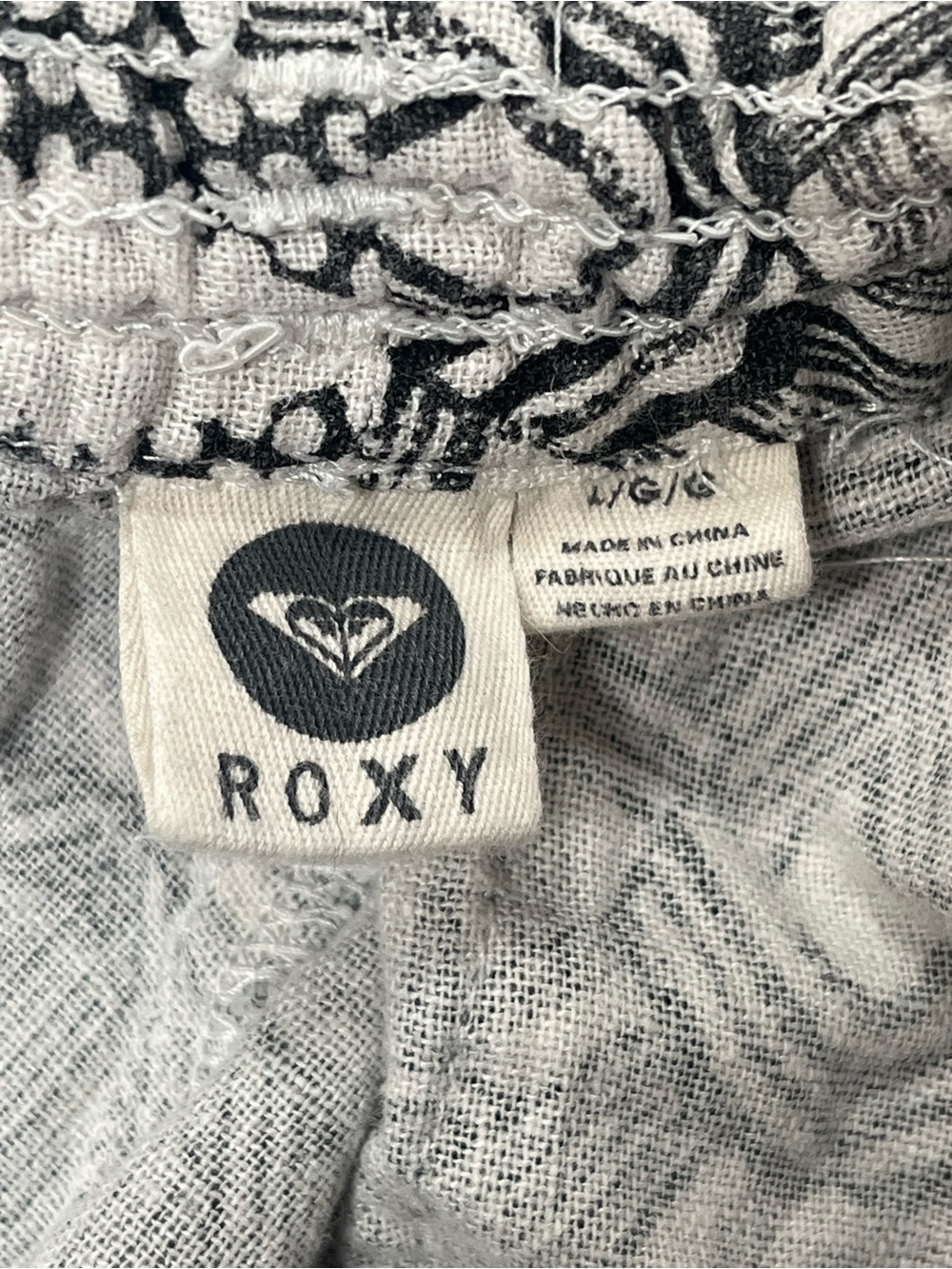 2014 Roxy Geometric Shorts ❤️ - Picture 6 of 13